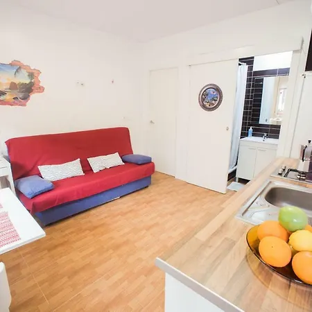 Ravalencia 4 Apartment