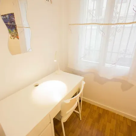 Apartment Ravalencia 4 *