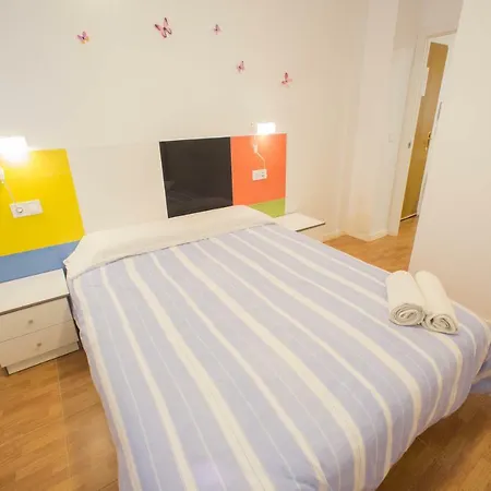 Ravalencia 4 Apartment