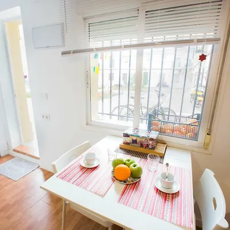 Ravalencia 4 Apartment *